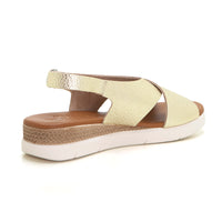 WalkFlex 25028 Sandalia mujer de cuña baja cruzada platino.