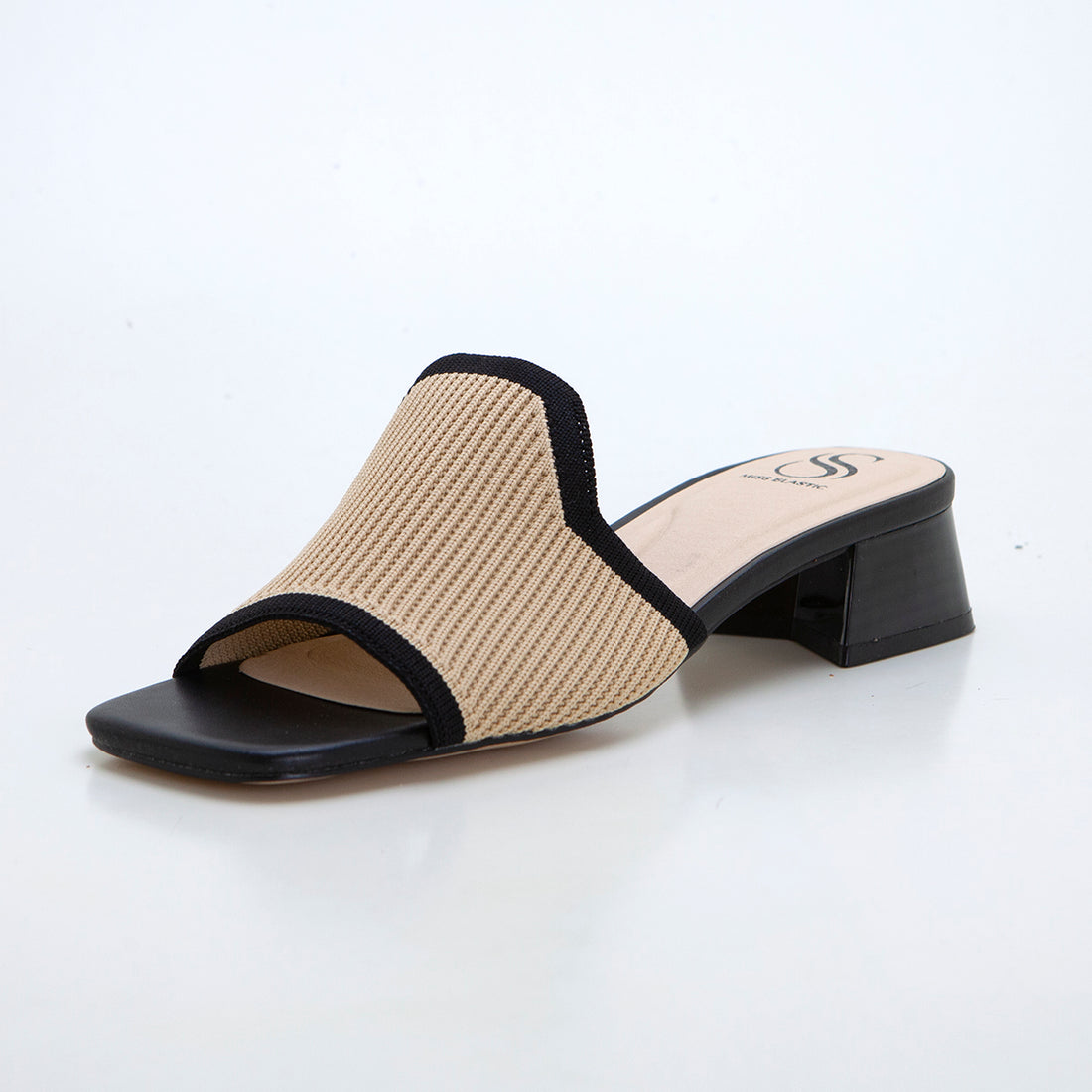 Miss Elastic 73022 Sandalia zueco tacón bajo cámel negro.