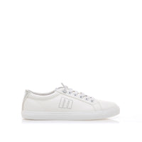 Mustang 60615 Zapatilla mujer blanca lisa combinada plata.