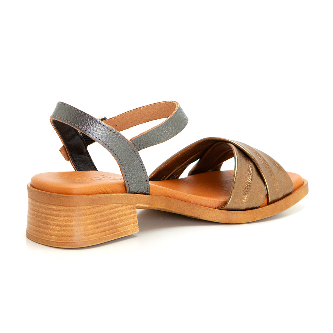 Jordana 3862 Sandalia de tacón bajo cruzada plomo.