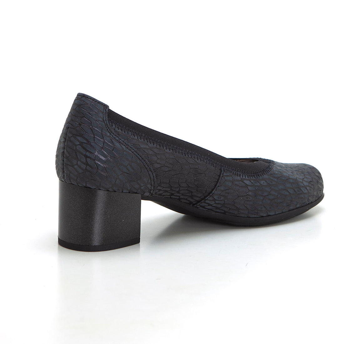 Pitillos 10460 Salón de tacón medio grabado negro.