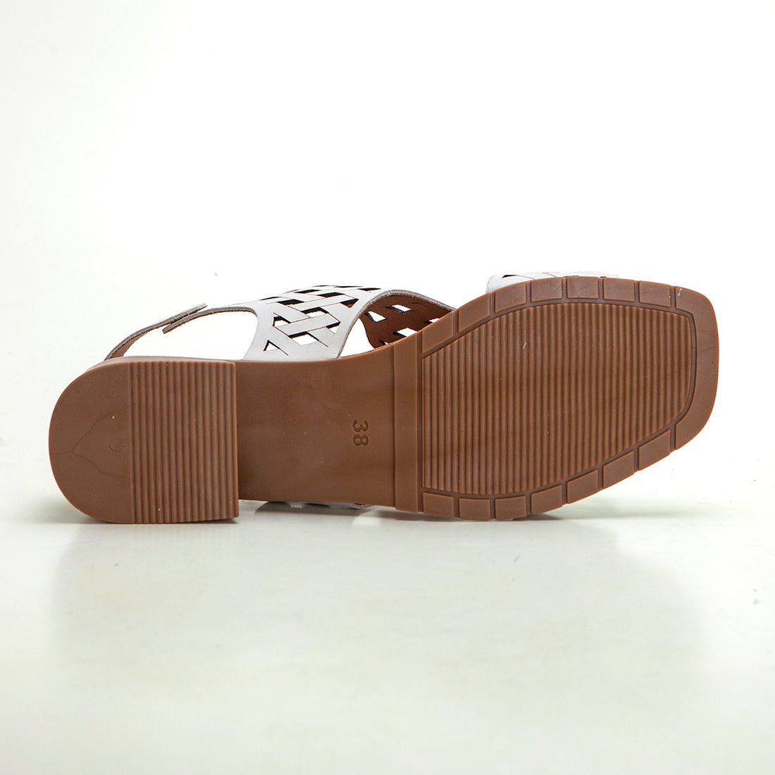 Studio Scarpe 151763 Sandalia de tacón bajo abotinada calada hielo.