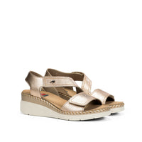 Fluchos F2137 Sandalia confort cuña con velcro platino.