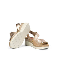 Fluchos F2137 Sandalia confort cuña con velcro platino.