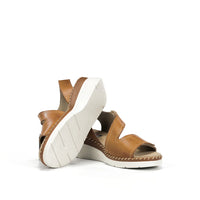 Fluchos F2137 Sandalia confort cuña con velcro cuero.