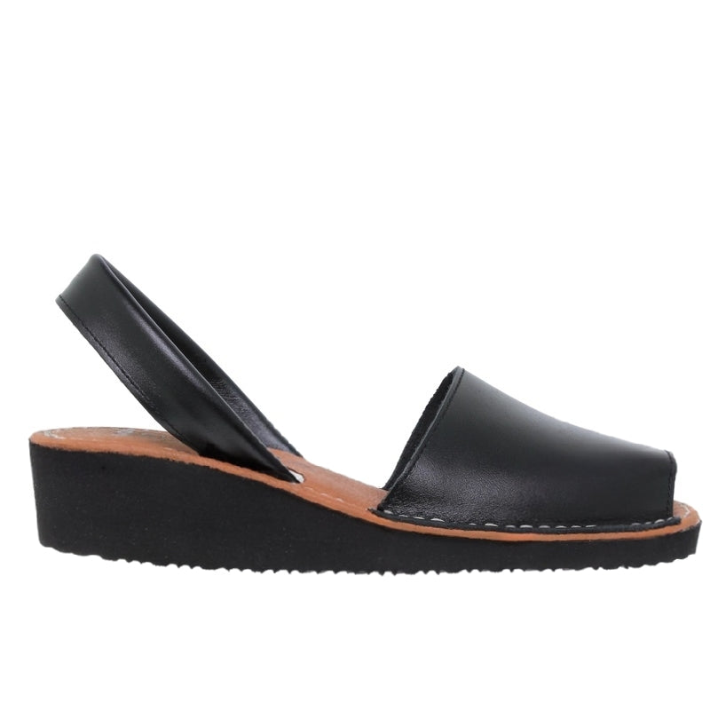 Avarca 2211 Sandalia menorquina cuña acolchada negro.