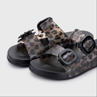 Igor Habana Leo Sandalia de agua bio negra animal print