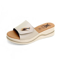 Cokketa 928 Zueco beige de plataforma con velcro
