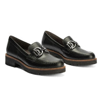 Mocasín Pitillos mujer de piel negro con adorno metálico
