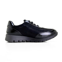 Zapato casual Treintas L4674 negro con cuña y cremallera lateral