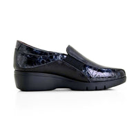 Mocasín Treintas 4604 negro combinado con cuña y elásticos laterales