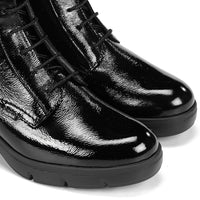 Fluchos F2107 Botín Fugaz de mujer de tacón medio en charol negro