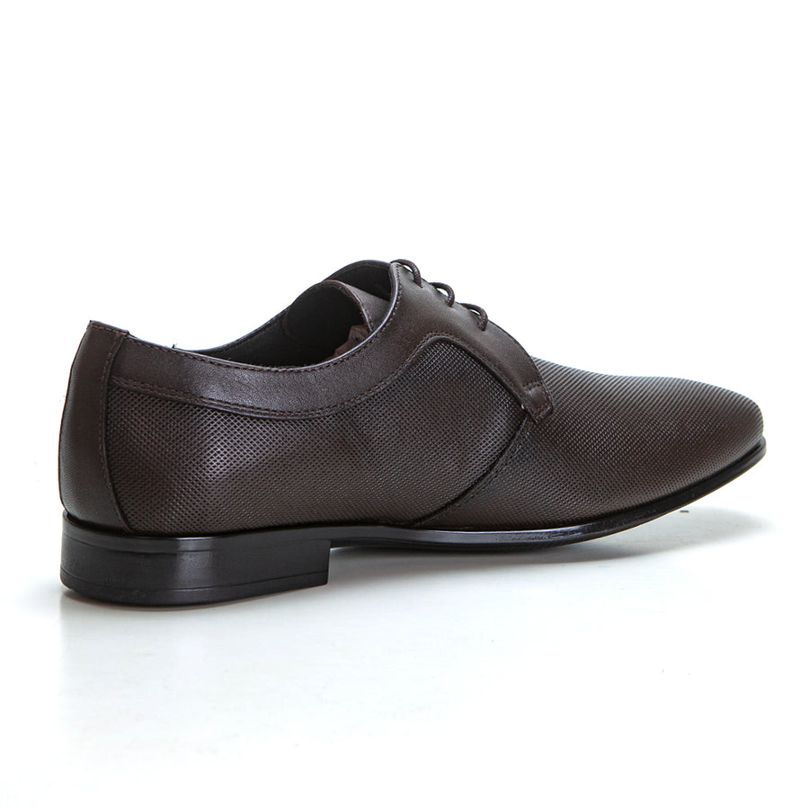 BAERCHI 4940P Zapato de vestir con cordones grabado café.