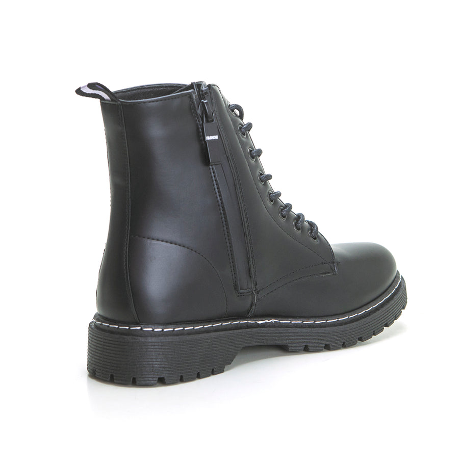 Isteria Andy Bota militar negro