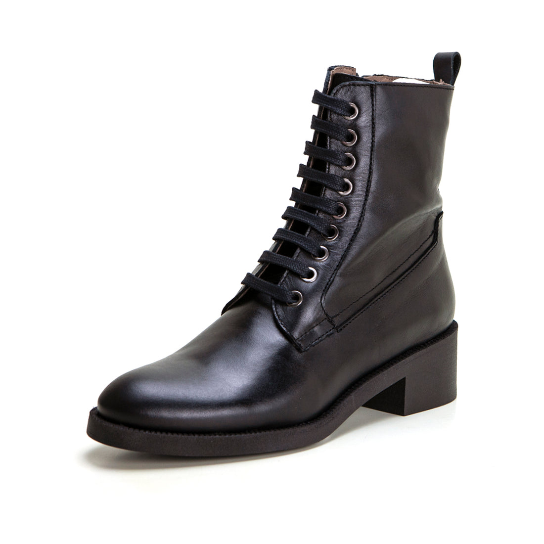 Patricia Miller. Bota militar piel negro