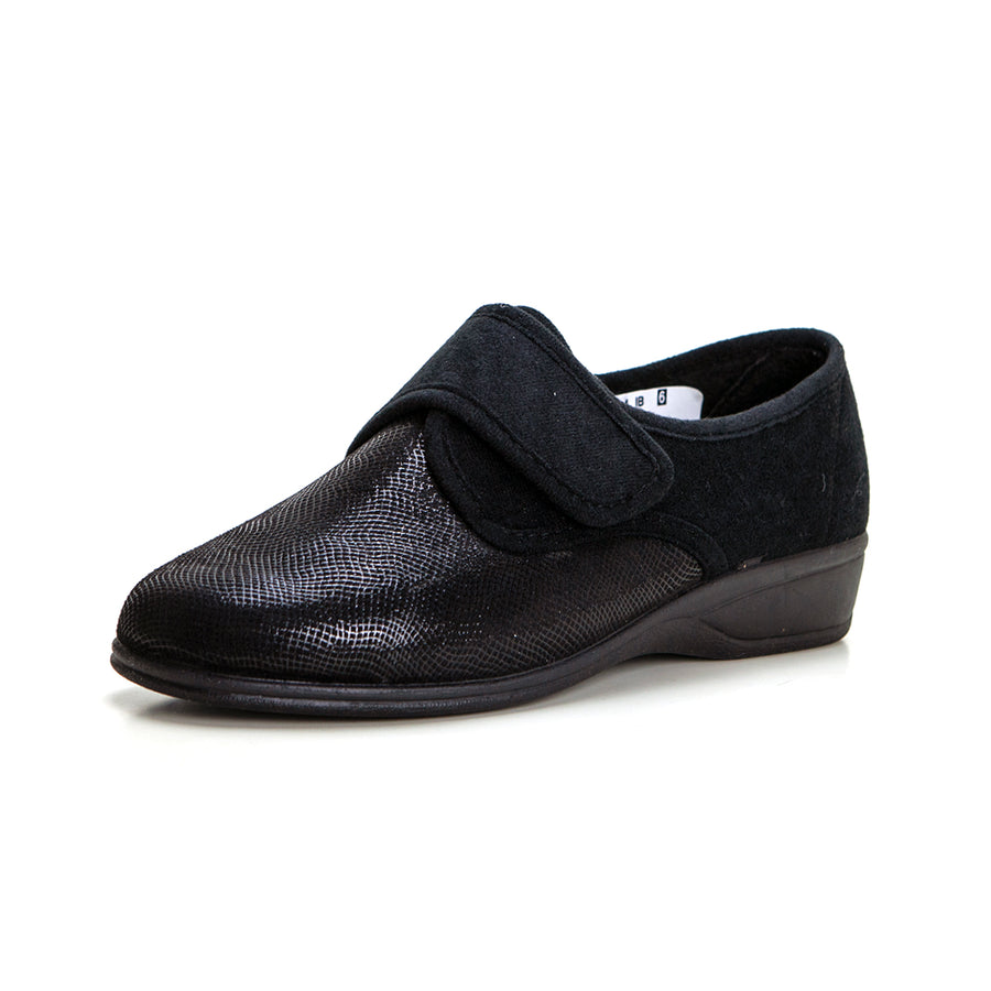 Cutillas 755 Zapatilla de cuña baja con velcro negro.