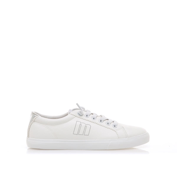 Mustang 60615 Zapatilla mujer blanca lisa combinada plata.