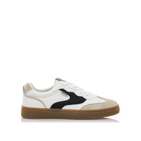 Mustang 60825 Zapatilla mujer clásica blanco negro.