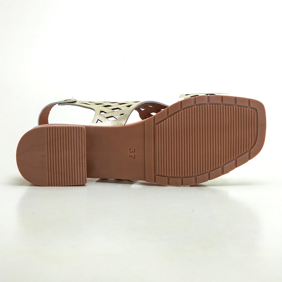 Studio Scarpe 151763 Sandalia de tacón bajo abotinada calada platino.