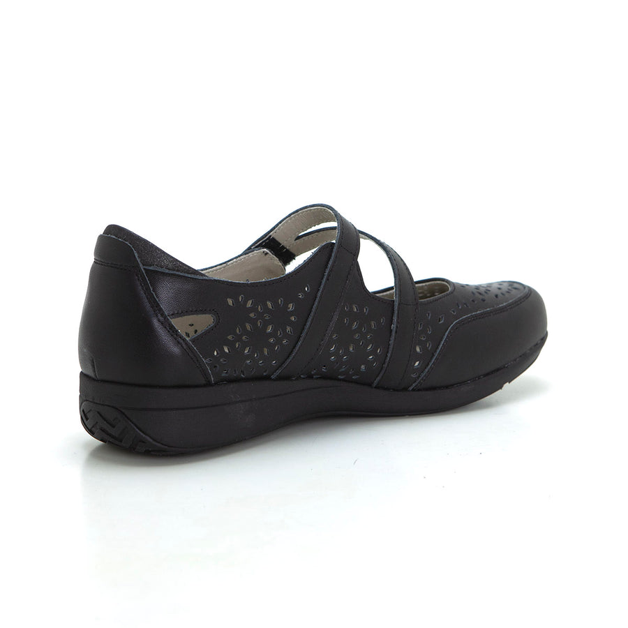 Treitas L4310 Zapato plano tipo mercedes negro.