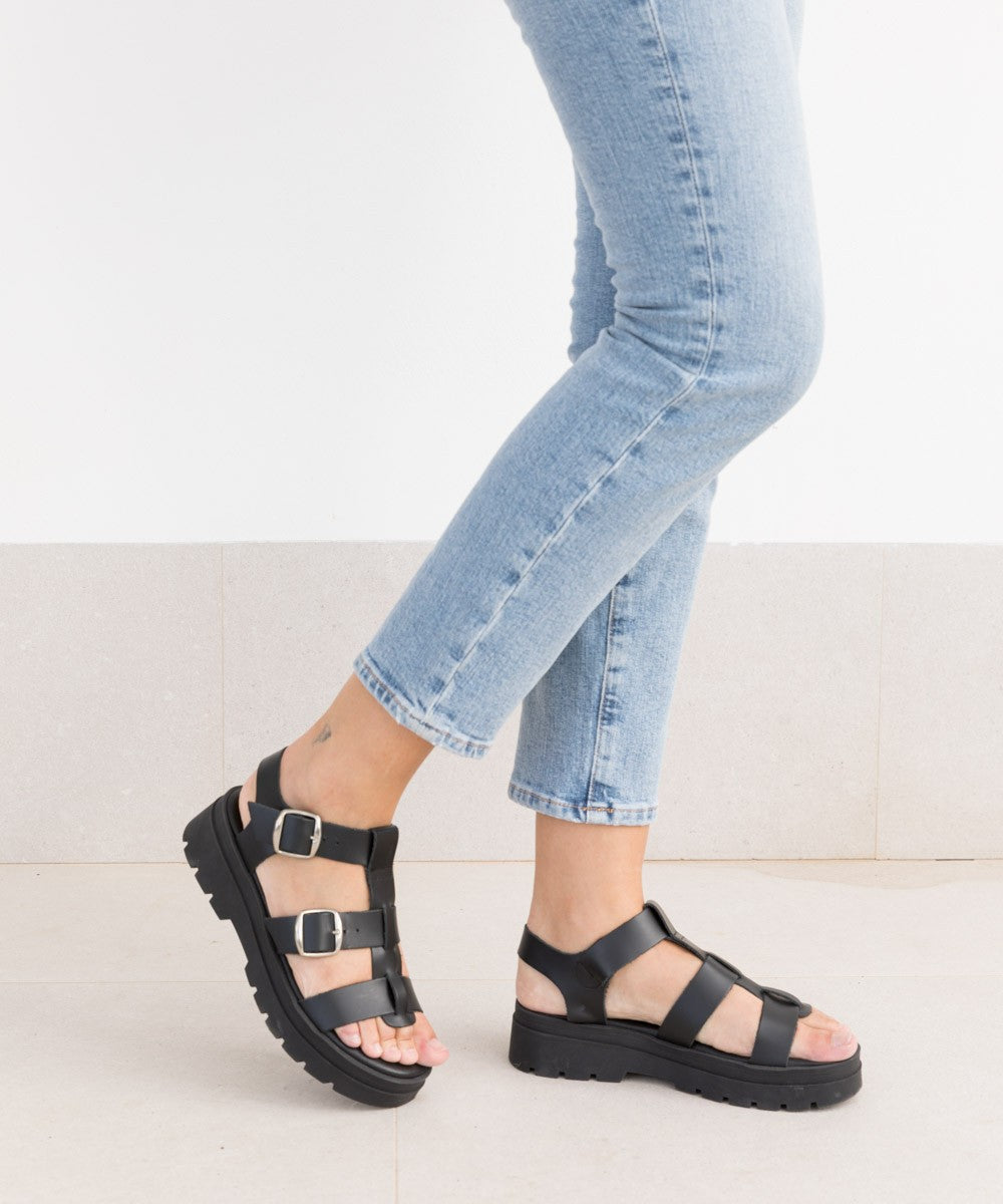 Patricia Miller 6536 Sandalia frailera hebillas con plataforma negro.