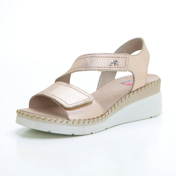 Fluchos F2137 Sandalia confort cuña con velcro platino.