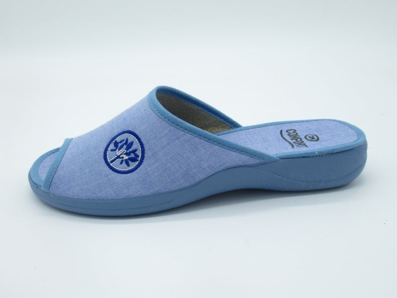 Calzamur 40086 Zapatilla de ir por casa mujer celeste.