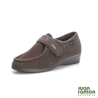 Doctor Cutillas 771 Zapatilla pies delicados cuña baja con velcro marrón.