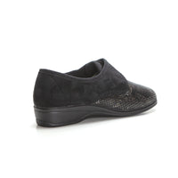 Doctor Cutillas 792 Zapatilla pies delicados cuña baja con velcro reptil negro.