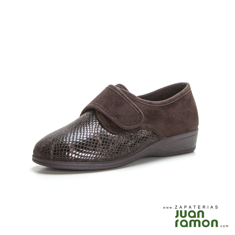 Doctor Cutillas 792 Zapatilla pies delicados cuña baja con velcro reptil marrón.