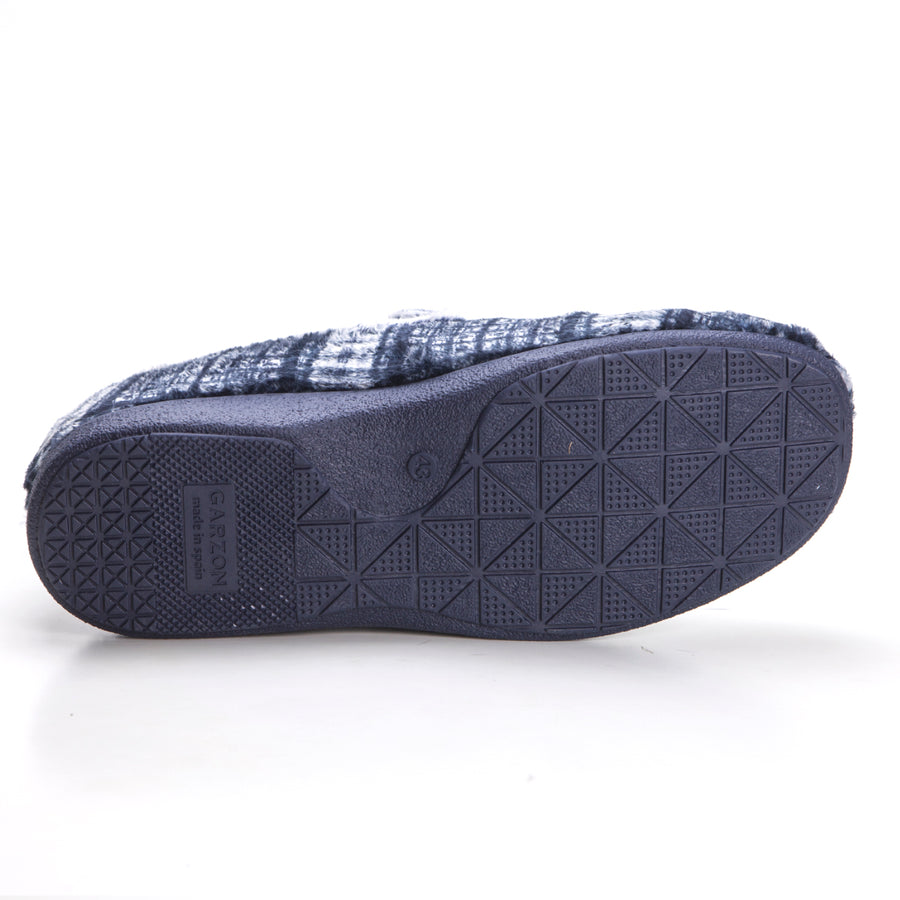 Garzón 6501.292 Zapatilla de ir por casa cerrada de cuadros marino.