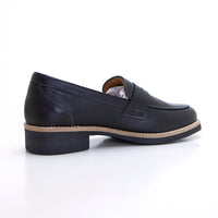Valerias 2393 Mocasín plano mujer negro.