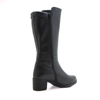 Treintas 1304 Bota alta de mujer tacón medio negro.