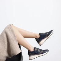 Carmela 16244207 Zapatilla cremallera azul marino