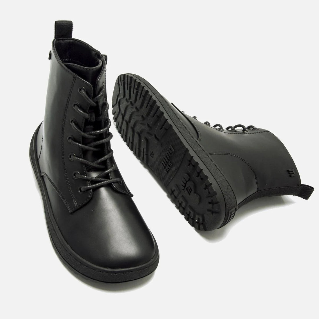 Mustang 55468 Bota barefoot tipo militar negro.