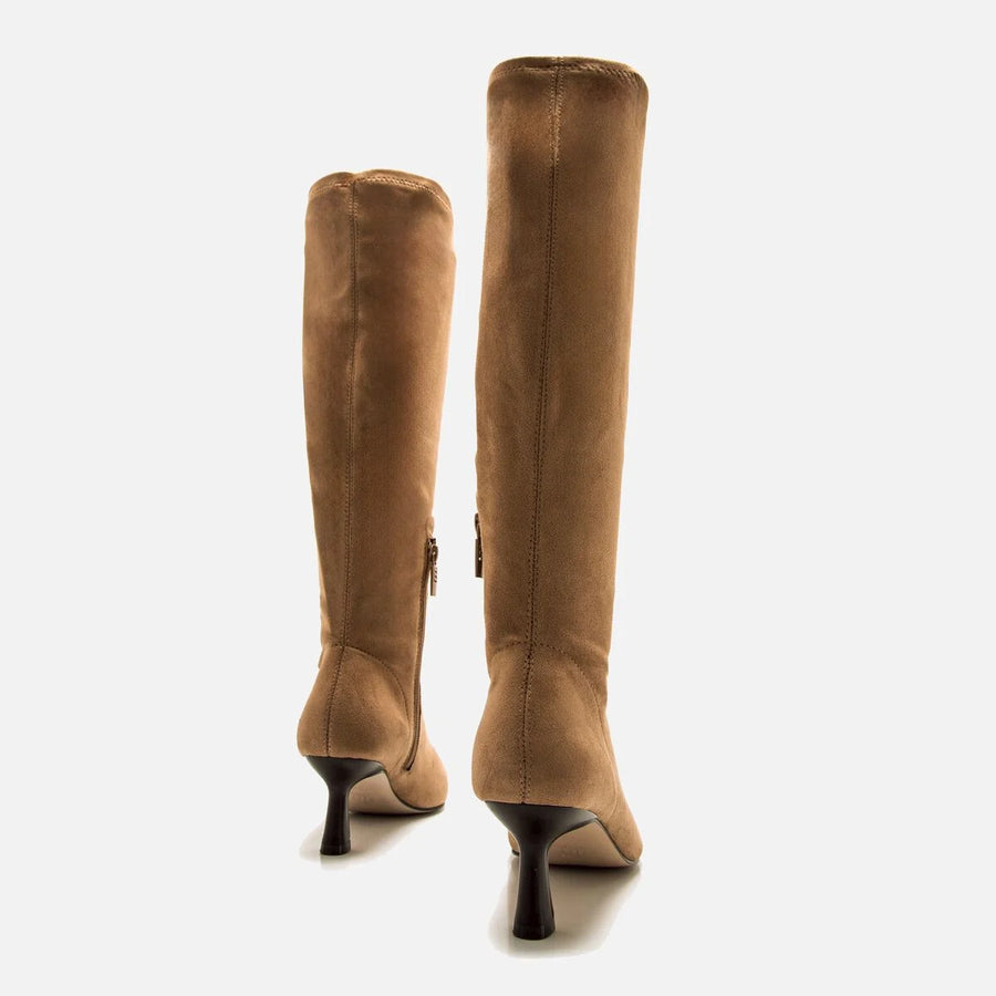 Mustang Ninette Bota alta antelina arena.