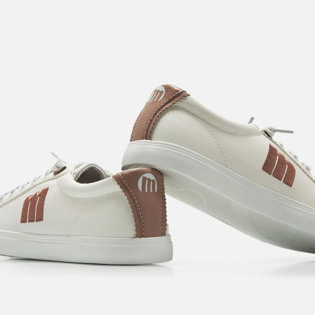 Mustang 60615 Zapatilla casual blanca y rosa