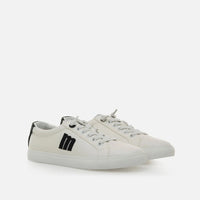 Mustang 60615 Zapatilla casual blanca y negra