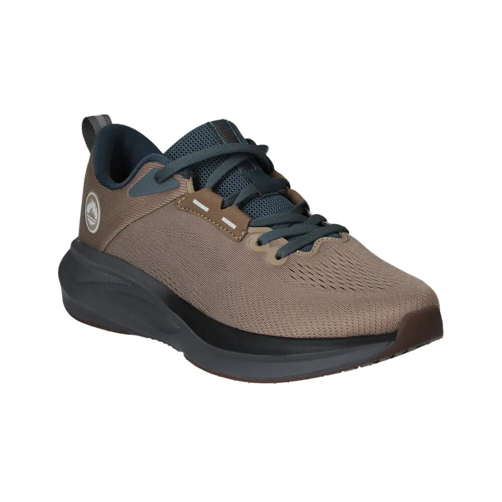 Jhayber Chapana Deportiva comfort marrón.