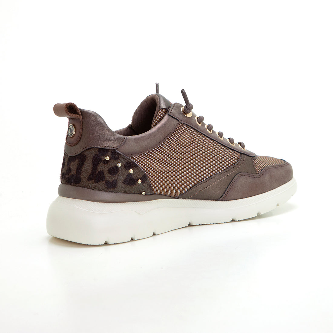 Carmela 162513 Deportiva casual cremallera taupe.