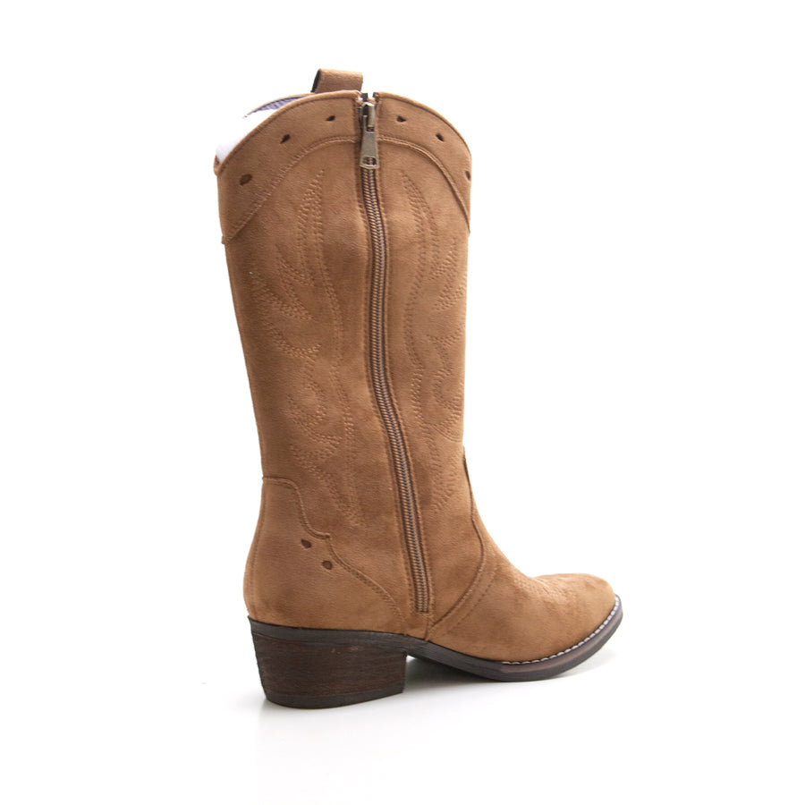 Isteria 600 Bota campera antelina miel.