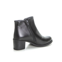 Chamby Botín liso de tacón medio negro