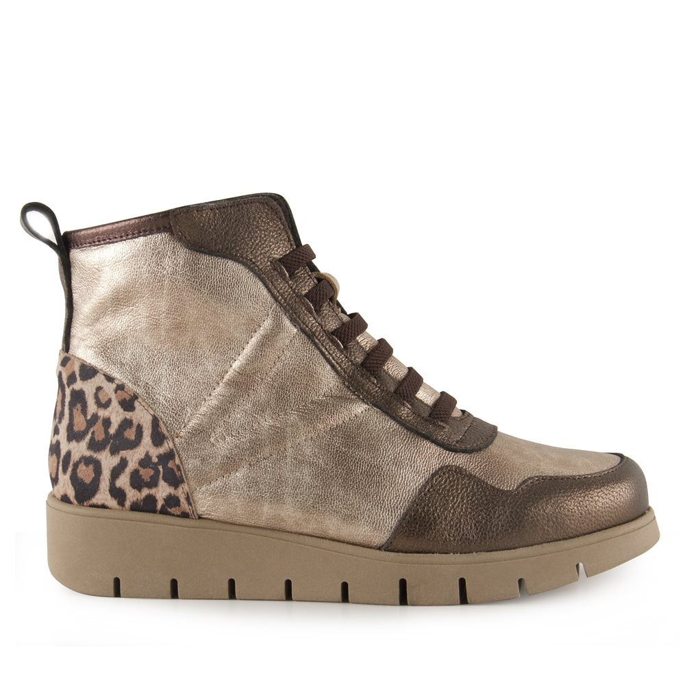 CHAMBY 8 Botín casual metalizado leopardo