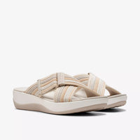 Clarks Arla Wave Sandalia zueco mujer cruzado beige