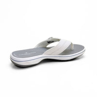 Clarks Brinkley Sandalia de dedo destalonada hombre color blanco