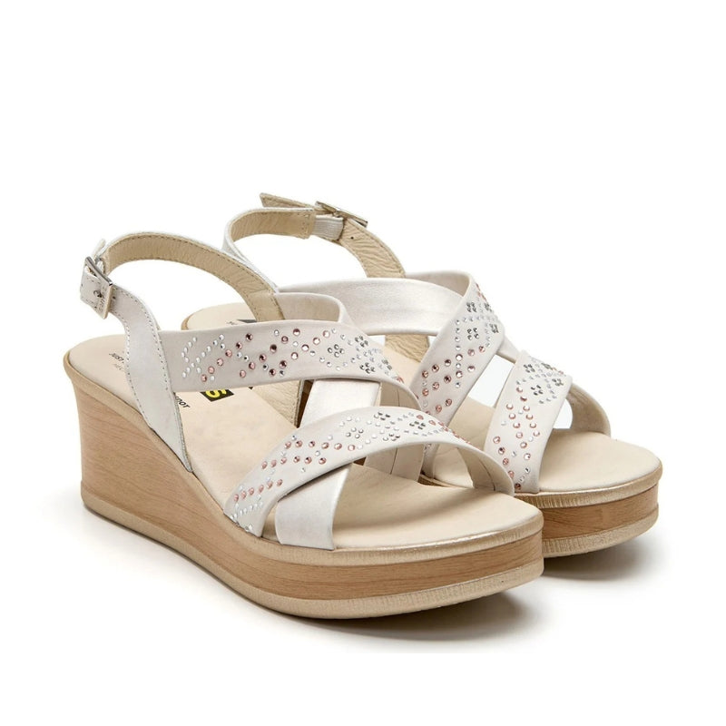 24 Hrs 26796 Sandalia plataforma tiras pedrería negro