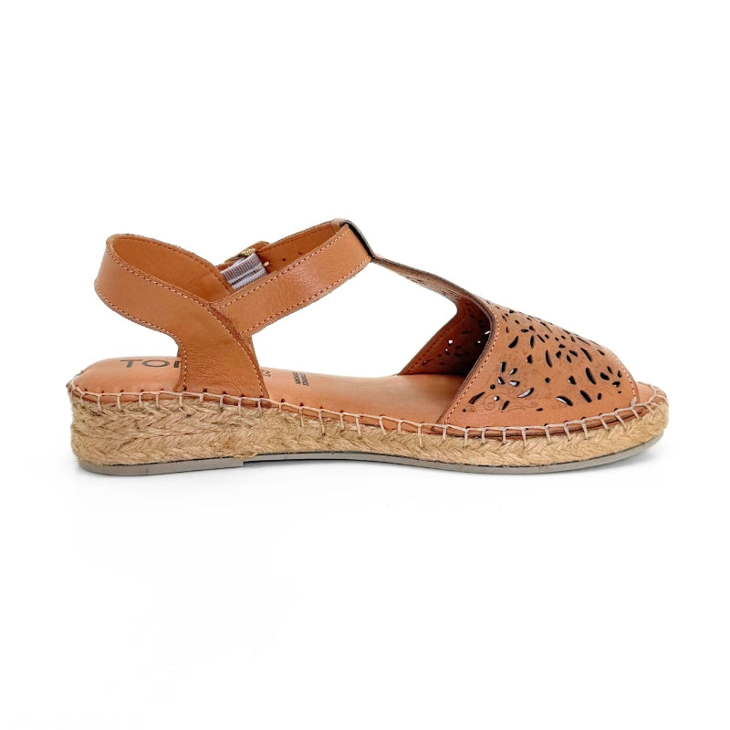 TOP3 SR1748 Sandalia grabada cuero hebilla