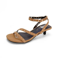 TOP3 SF1631 Sandalia camel con tachuelas
