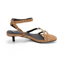TOP3 SF1631 Sandalia camel con tachuelas