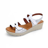 WalkFlex 26024 Sandalia blanca y plata con velcros